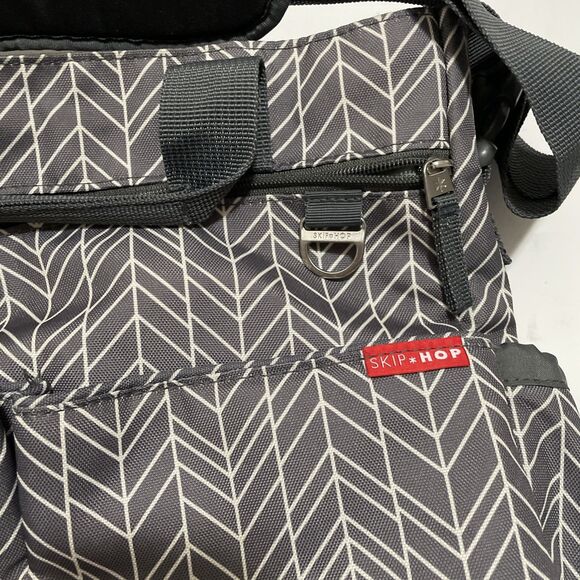 Skip Hop Duo Double Signature Diaper Bag Messenger Tote Gray Chevron 16x15x3.5" - Picture 3 of 8